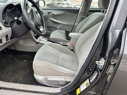 Used 2011 Toyota Corolla LE image 4