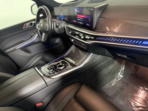 Used 2025 BMW X7 M60i AWD/4WD image 25