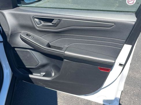 Used 2025 Ford Escape Active FWD image 27