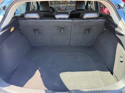 Used 2018 MAZDA MAZDA3 Touring FWD image 12