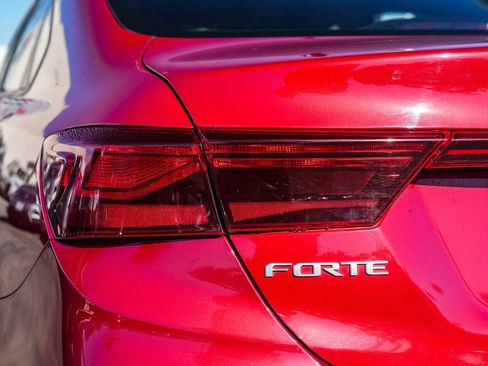 Used 2023 Kia Forte LXS image 9