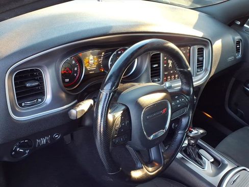 Used 2019 Dodge Charger SXT w/ Cold Weather Package image 12