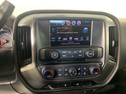 Used 2018 Chevrolet Silverado 1500 LT w/ Texas Edition image 26