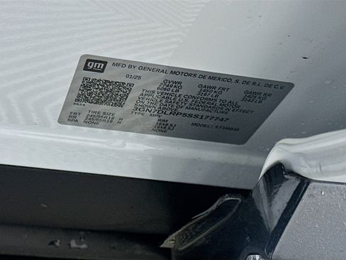 Used 2025 Chevrolet Equinox EV LT w/ Convenience Package image 12