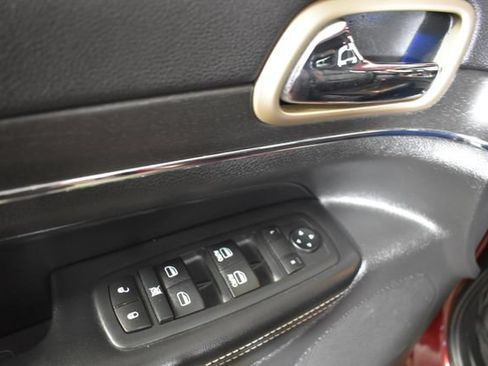 Used 2017 Jeep Grand Cherokee Limited RWD image 8