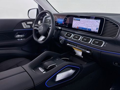 New 2026 Mercedes-Benz GLS 450 4MATIC image 16