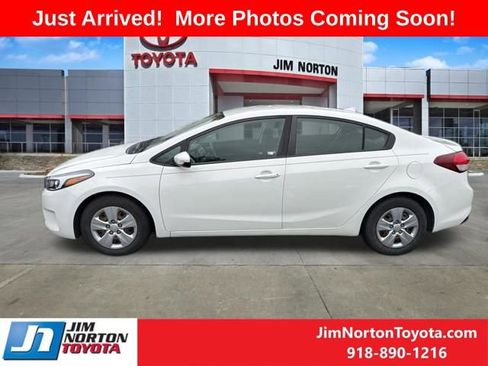 Used 2018 Kia Forte LX FWD image 3