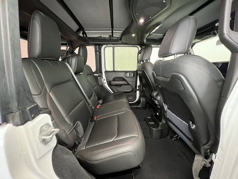 Used 2025 Jeep Wrangler Unlimited Rubicon image 8