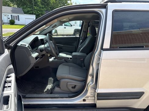Used 2006 Jeep Grand Cherokee Laredo AWD/4WD image 10