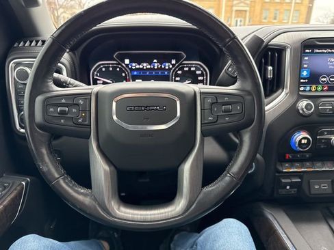 Used 2019 GMC Sierra 1500 Denali w/ Denali Ultimate Package AWD/4WD image 16