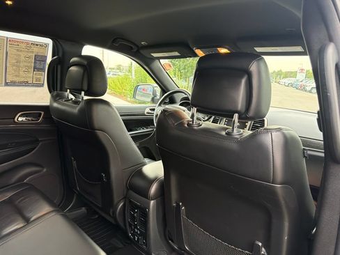 Used 2017 Jeep Grand Cherokee Limited AWD/4WD image 16