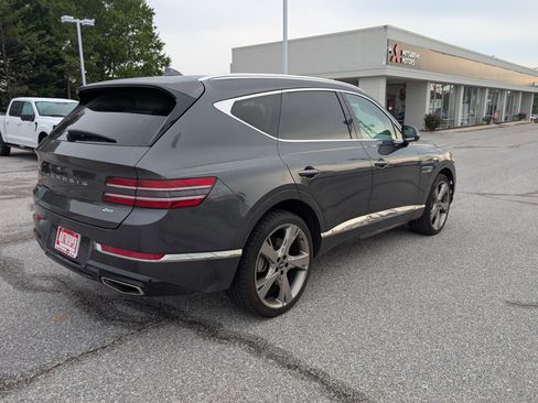 Used 2023 Genesis GV80 2.5T w/ Prestige Package image 3