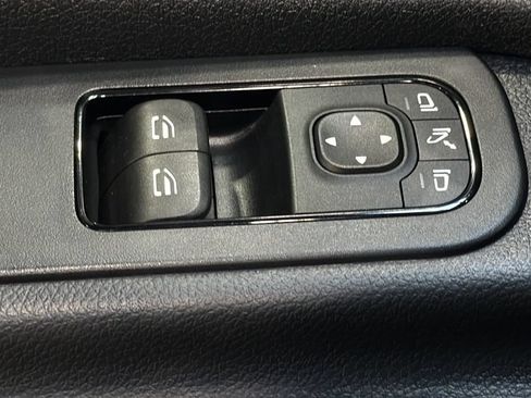 Used 2023 Mercedes-Benz Sprinter 2500 image 18
