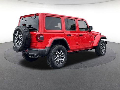 Certified 2025 Jeep Wrangler Sahara image 23