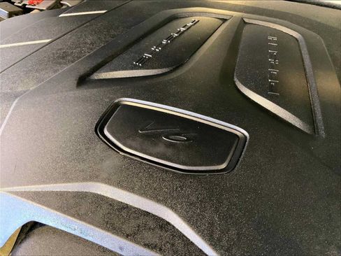 Certified 2024 Porsche Cayenne AWD/4WD image 33
