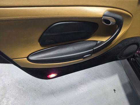 Used 1999 Porsche 911 Carrera RWD image 33