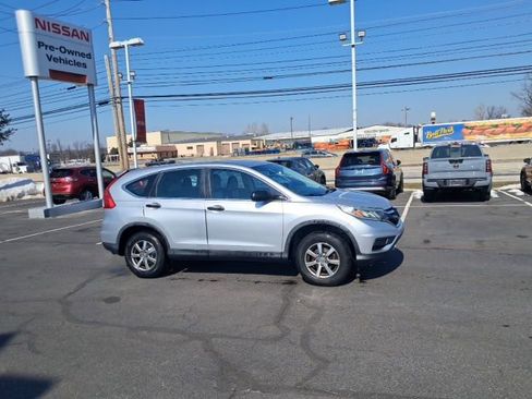 Used 2015 Honda CR-V LX image 3