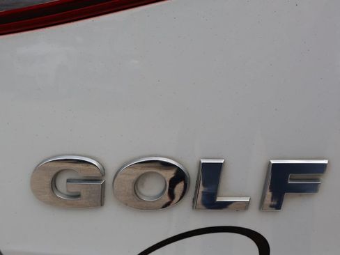 Used 2016 Volkswagen Golf 4-Door FWD image 12