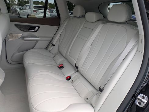 New 2026 Mercedes-Benz EQE 320 4MATIC SUV image 31