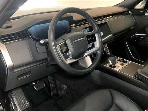Used 2023 Land Rover Range Rover SE image 7