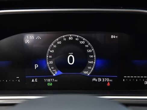Used 2025 Volkswagen Taos SE AWD/4WD image 11