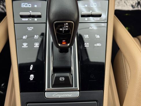 Used 2021 Porsche Cayenne Coupe image 31