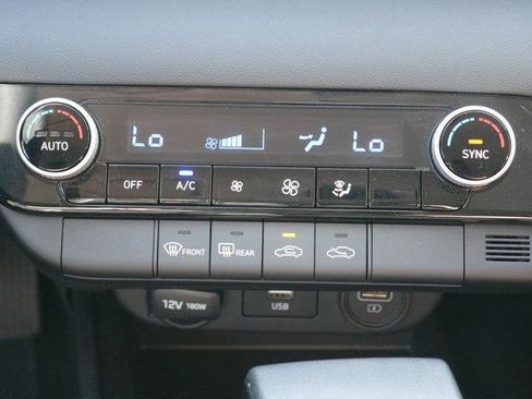 Used 2023 Hyundai Elantra SEL image 18