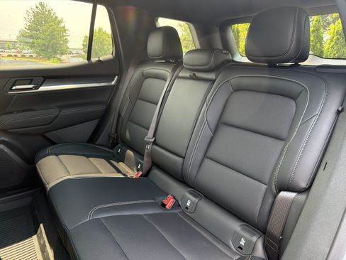 Used 2027 GMC Terrain Elevation w/ Elevation Premium Package AWD/4WD image 8