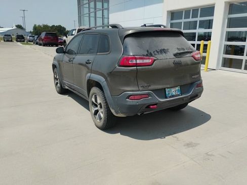 Used 2015 Jeep Cherokee Trailhawk w/ Comfort/Convenience Group AWD/4WD image 5