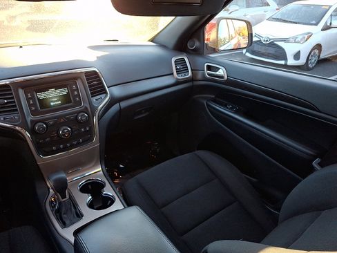 Used 2016 Jeep Grand Cherokee Laredo w/ Quick Order Package 23E image 16