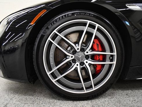 Used 2022 Mercedes-Benz SL 55 AMG 4MATIC w/ Driver Assistance Package image 38