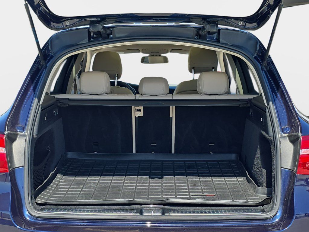 Used 2019 Mercedes-Benz GLC 300 4MATIC image 14