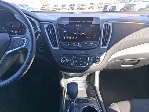 Used 2023 Chevrolet Malibu LT image 17