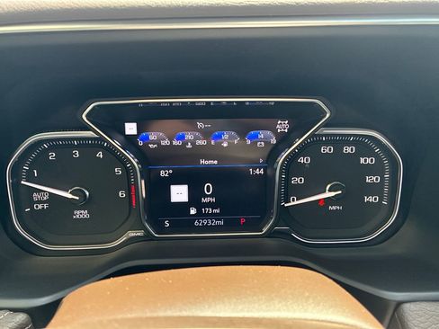 Used 2021 GMC Yukon Denali w/ Denali Premium Package AWD/4WD image 16