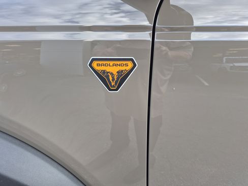 New 2025 Ford Bronco Badlands image 7