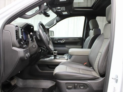 Used 2023 Chevrolet Silverado 1500 ZR2 w/ Technology Package AWD/4WD image 9