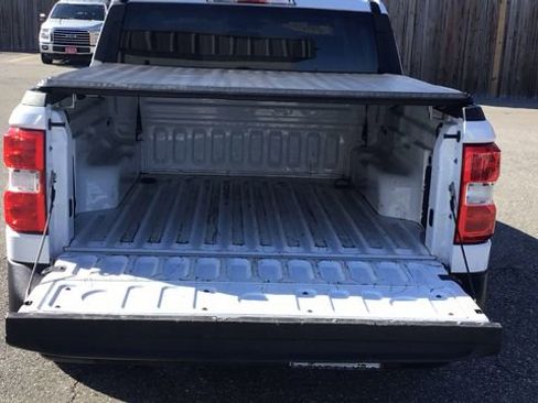 Certified 2022 Ford Maverick XLT image 9