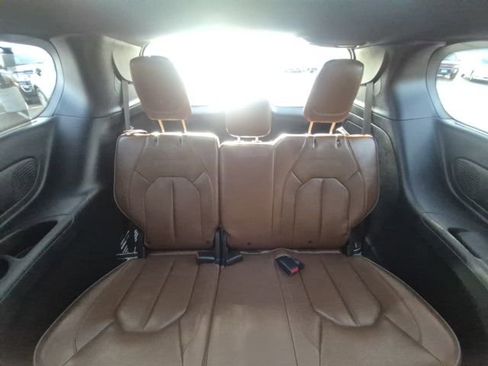 Used 2020 Chrysler Pacifica Limited w/ Advanced Safetytec Group image 28