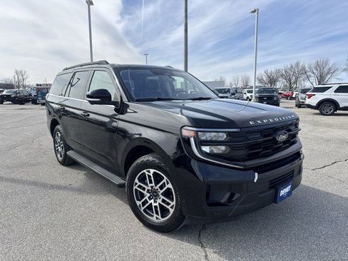 Used 2025 Ford Expedition Active image 1