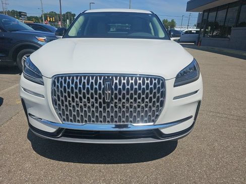 Used 2024 Lincoln Corsair AWD w/ Equipment Group 101A image 7