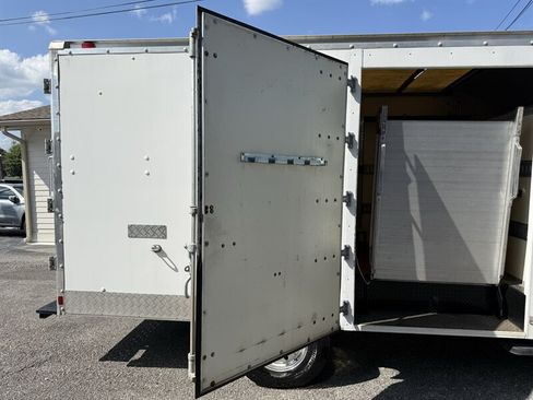 Used 2006 Ford E-350 and Econoline 350 Super Duty RWD image 43