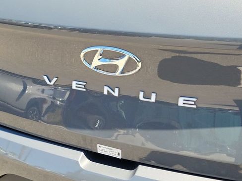 Used 2026 Hyundai Venue SE FWD image 25