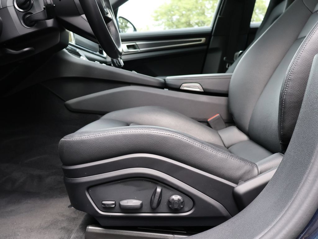 Certified 2023 Porsche Panamera 4 Platinum Edition AWD/4WD image 36