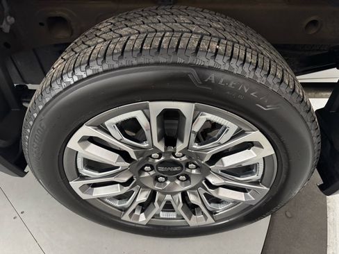 Used 2024 GMC Sierra 1500 Denali Ultimate AWD/4WD image 10