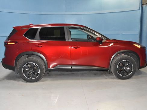 Used 2025 Nissan Rogue SV image 23
