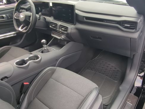 Used 2025 Ford Mustang GT RWD image 26