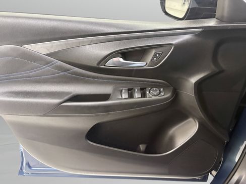 Used 2025 Buick Envista Sport Touring FWD image 24