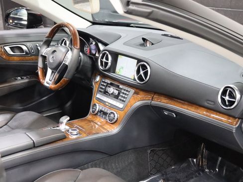 Used 2013 Mercedes-Benz SL 550 image 47