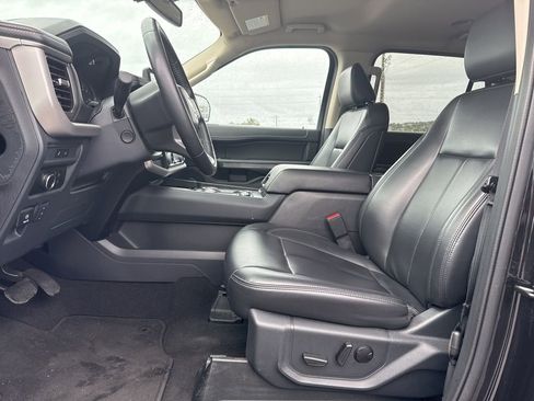 Used 2024 Ford Expedition XLT image 6
