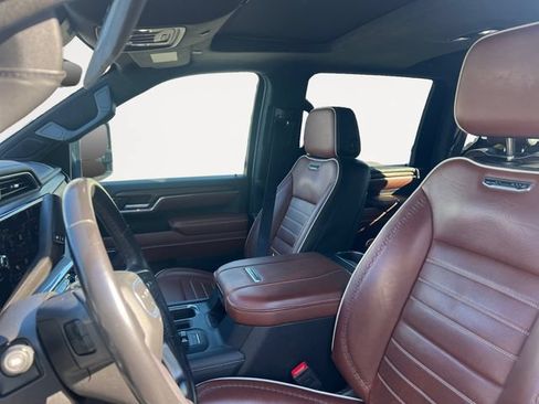 Used 2024 GMC Sierra 3500 Denali Ultimate AWD/4WD image 11